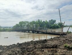 30 Tahun Usia Jembatan Penghubung Desa Sugihwaras Kepohbaru, Patah !