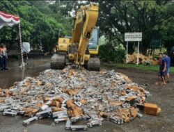 Pemusnahan Barang Bukti  Jenis Rokok Sebanyak 3.232.000 Batang Berlangsung  Di Tempat Pembuangan Akhir