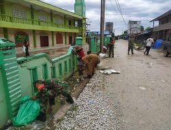 Jelang Bulan Suci Ramadhan, Babinsa Koramil Babulu Bersama Warga Gotong Royong Bersihkan Masjid