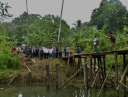 Tanggapi Keluhan Masyarakat, Bupati Nias Barat Tinjau Jembatan Bowou di Tumorifaga