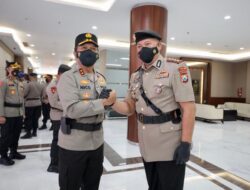 Kapolda Pimpin Serah Terima Jabatan Dirpamobvit Polda Jatim dan Kenaikan Pangkat Pengabdian