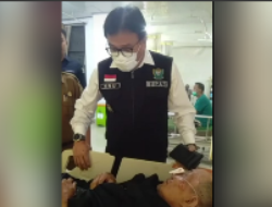 PJ Bupati Muara Enim Kunjungi wartawan Senior Di Rumah Sakit Umun Rabain Muara Enim Akibat Kaka Lantas