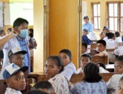 TSE Group Berikan Edukasi Di SMP Negeri Satu Atap Camp 19 Asiki