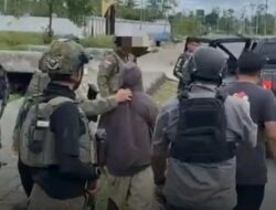 Satgas Buru Dua Anggota KKB yang Diduga Terlibat Pembunuhan Bripka Awes
