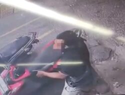 Raib di Gondol Maling, Aksi Curanmor terjadi di Depan Laskar Buah Lamongan